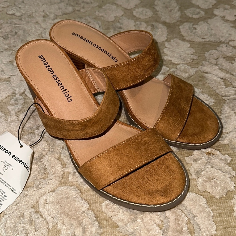 Amazon Essentials Shoes - Picture 2 of 8
